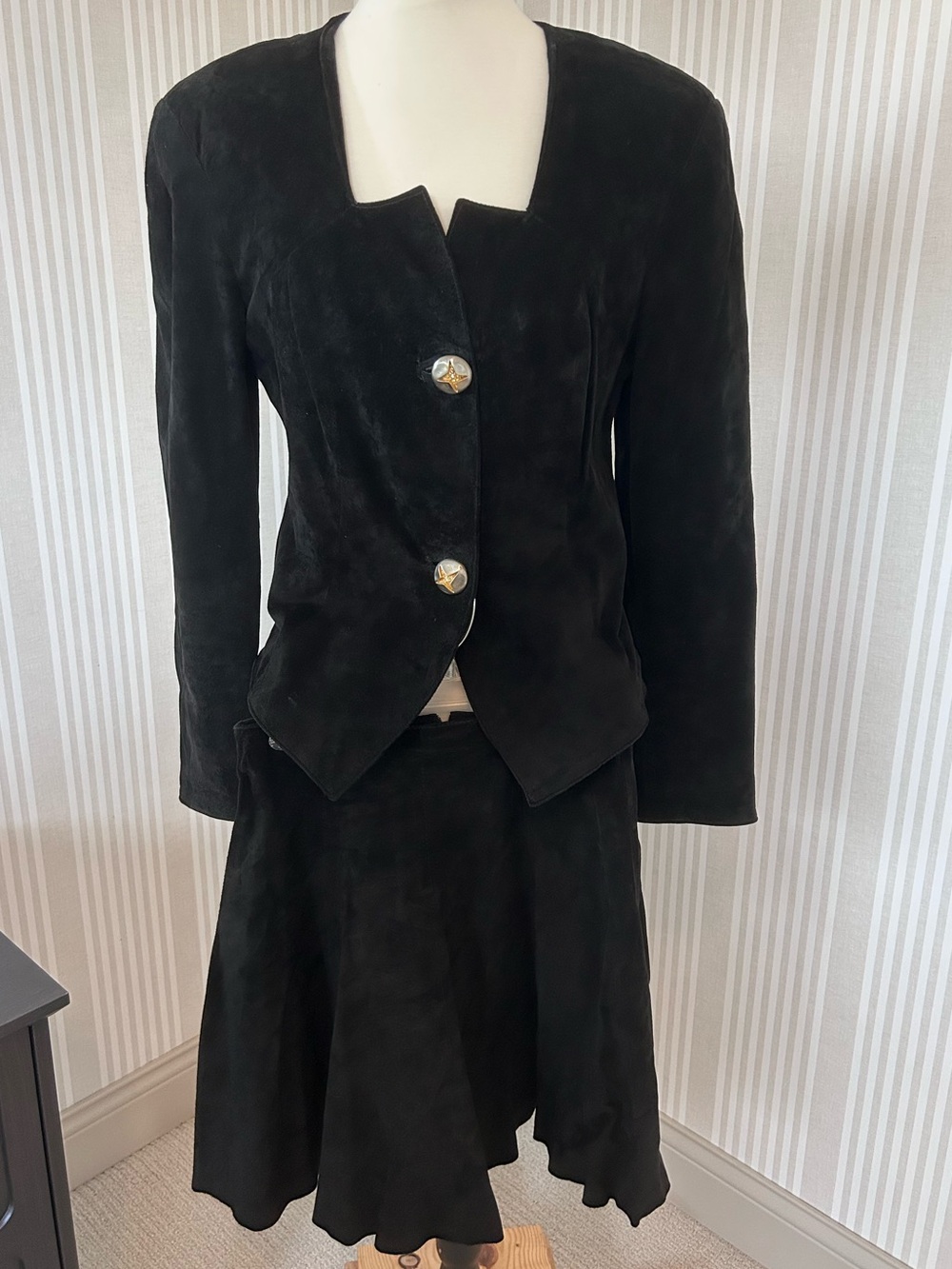VTG The Icing black suede skirt suit - 2 Piece Set 100% Suede Leather Size 8/Med